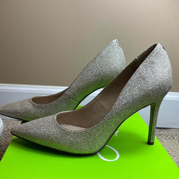 NWTIB - Sam Edelman Womens Hazel Pointed Toe Pump, Gold Mesh - Size 8 😍 - Picture 13 of 17